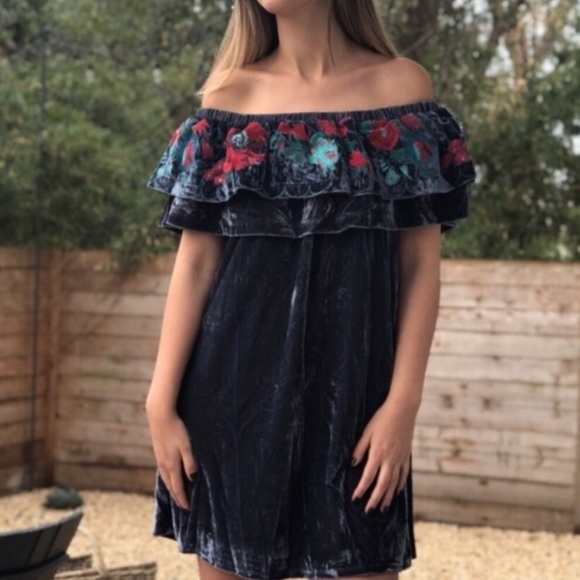 2 LEFT Navy Crushed Velvet Floral Dress - Picture 5 of 8